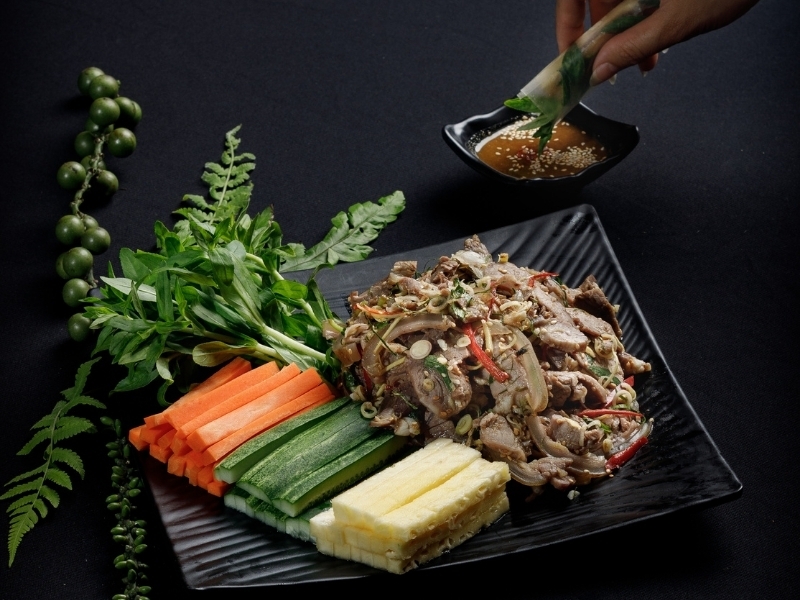 Nhà hàng Á Âu